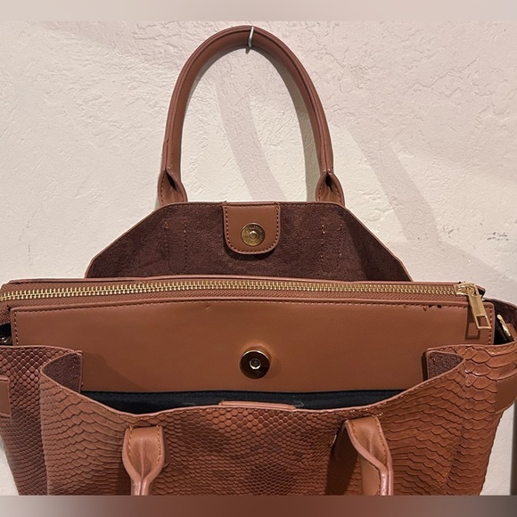 Mellow World Vegan Leather Cognac Crossbody. Snakeskin texture. Gently Usef. - Picture 2 of 11